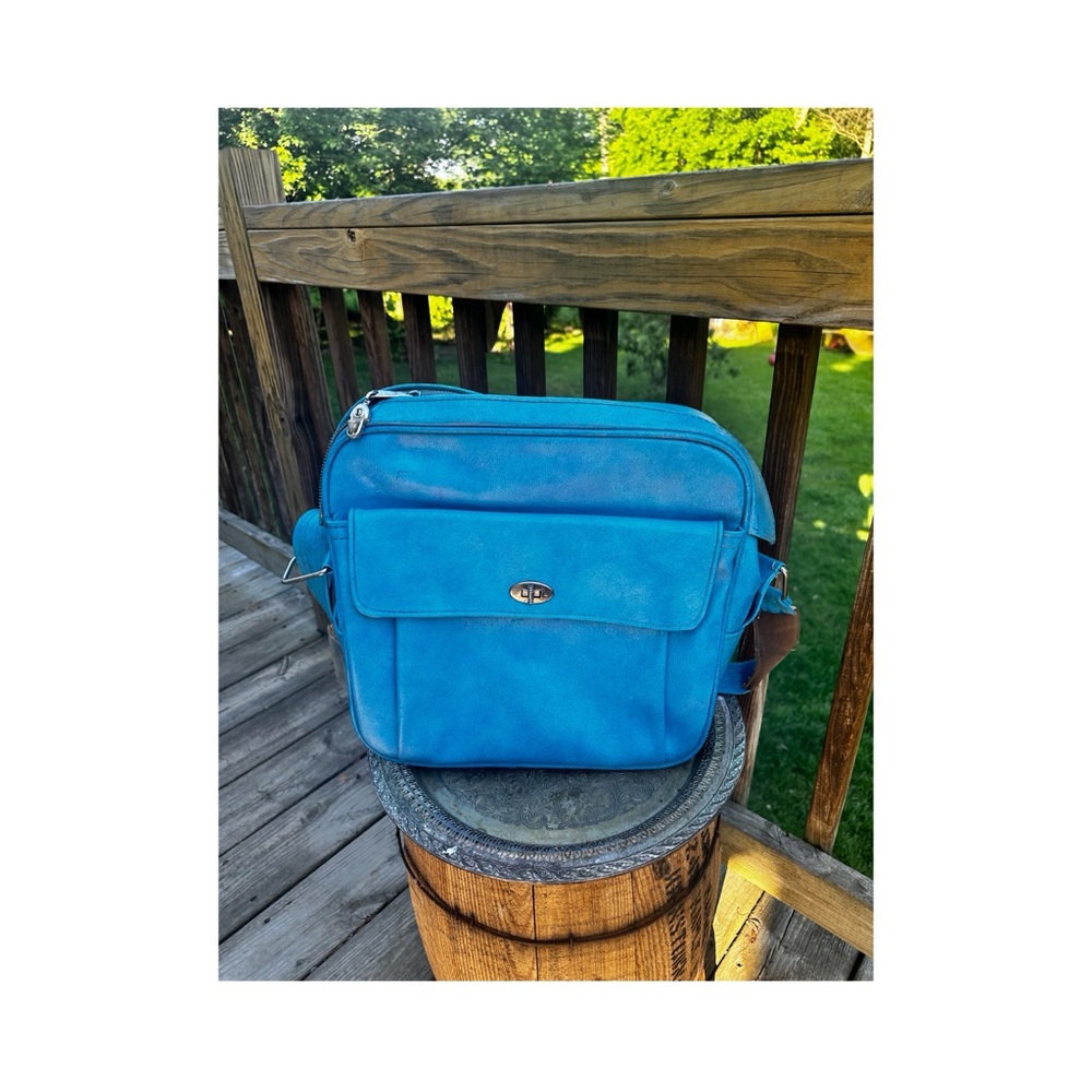 Vintage 1970's Mod Samsonite Silhouette Blue Overnight Vinyl Faux Leather Bag